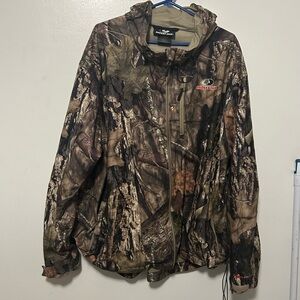 Size 3X Mossy Oak Hunting Jacket.